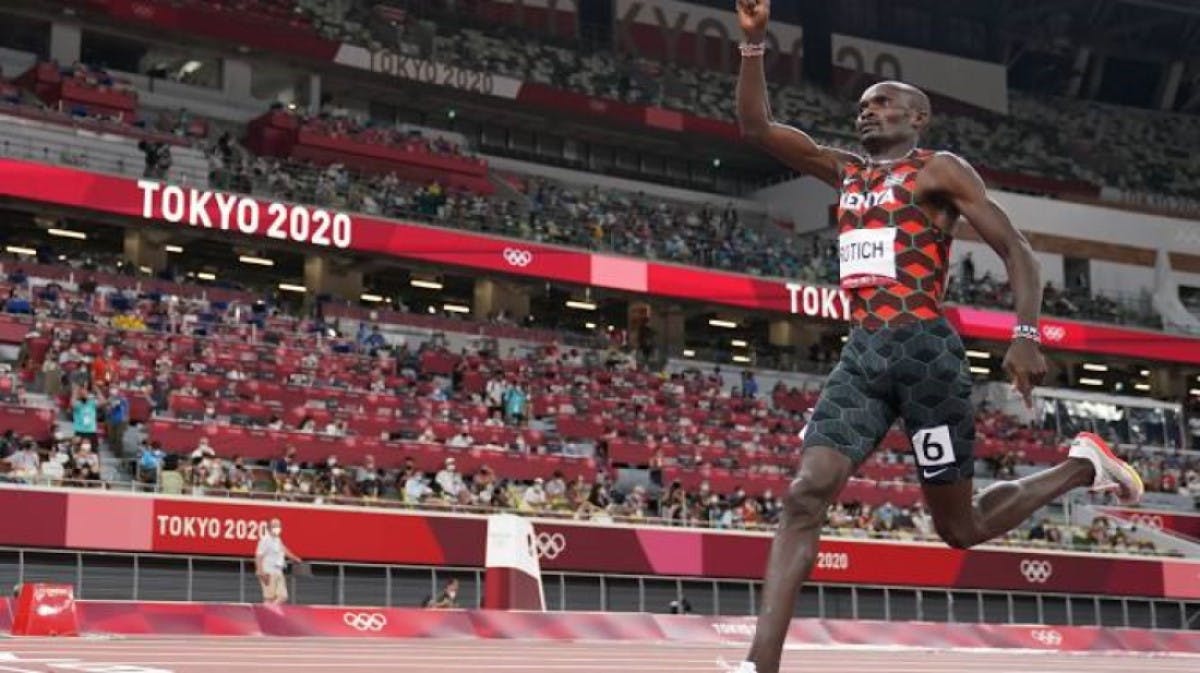 Έγιναν μάχες στα 800μ. ανδρών, πέρασαν μηνύματα μετά την πτώση τους